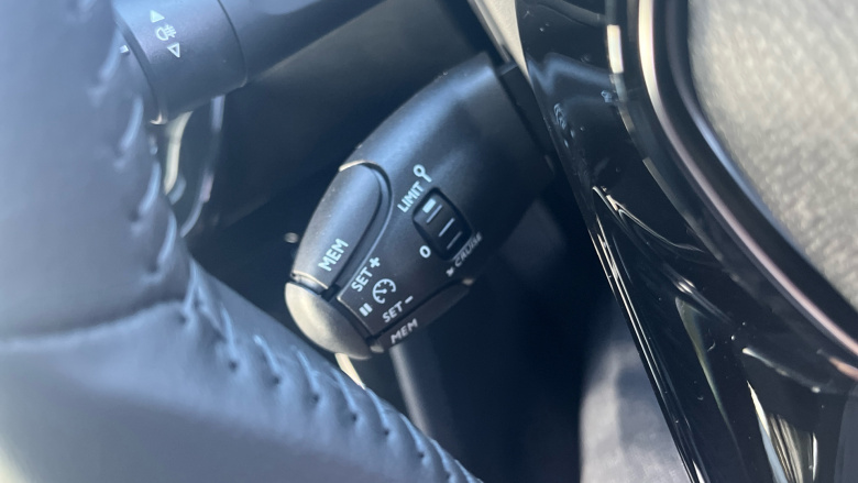 Peugeot 208 1.2 PureTech 100 Allure 5dr Petrol Hatchback